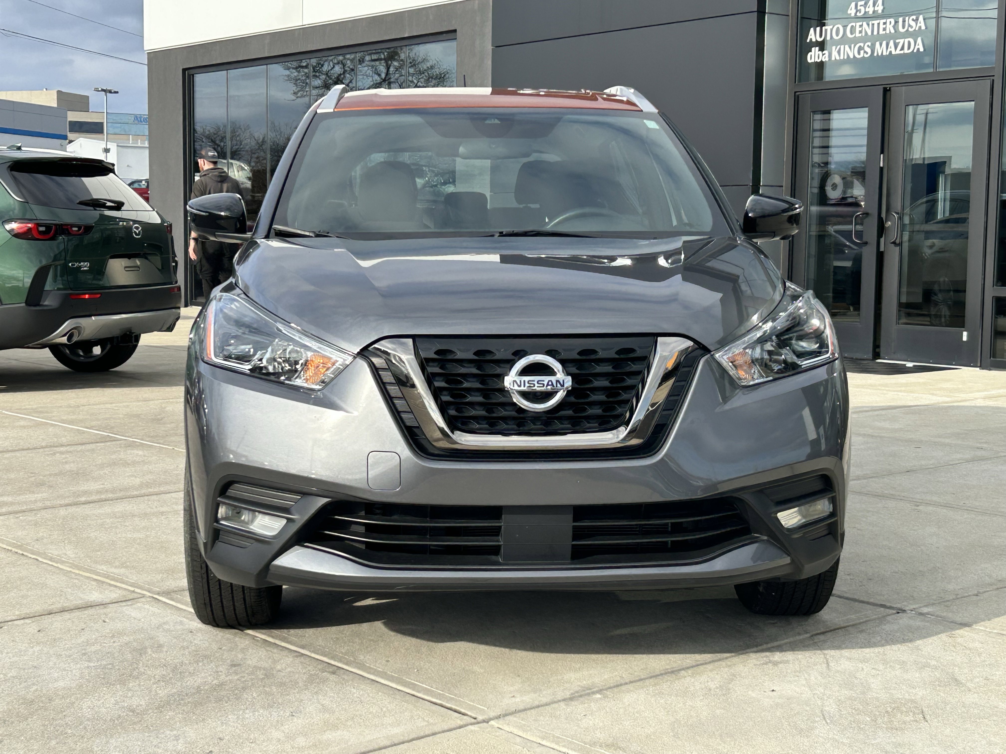 Used 2020 Nissan Kicks SR image 2
