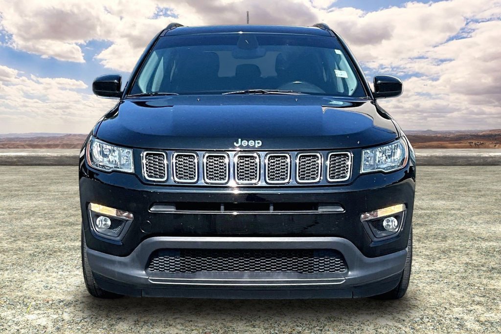 Used 2020 Jeep Compass Latitude FWD image 2