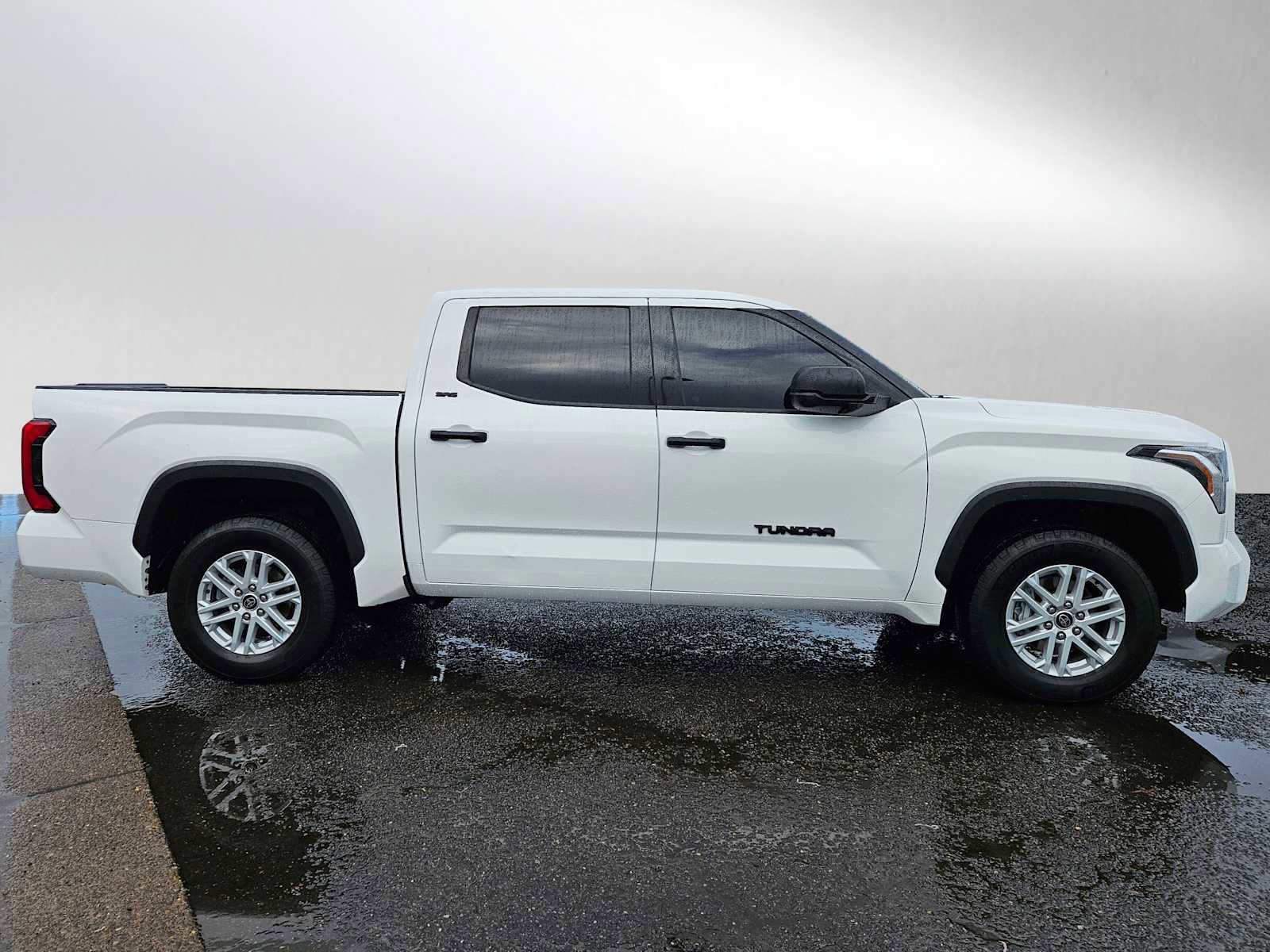 Used 2022 Toyota Tundra SR5 image 2