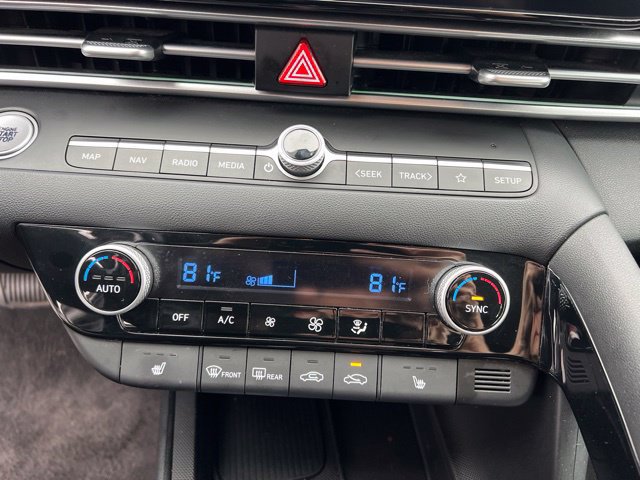 Used 2025 Hyundai Elantra SEL FWD image 21