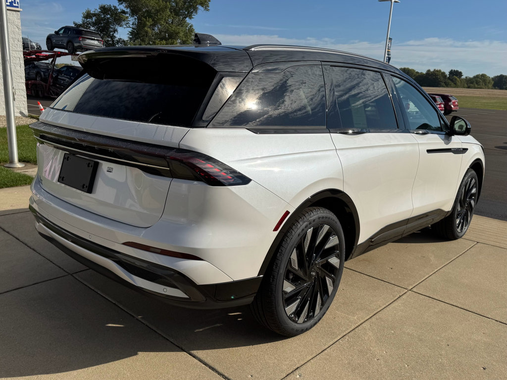 New 2026 Lincoln Nautilus Reserve w/ Jet Appearance Package image 6