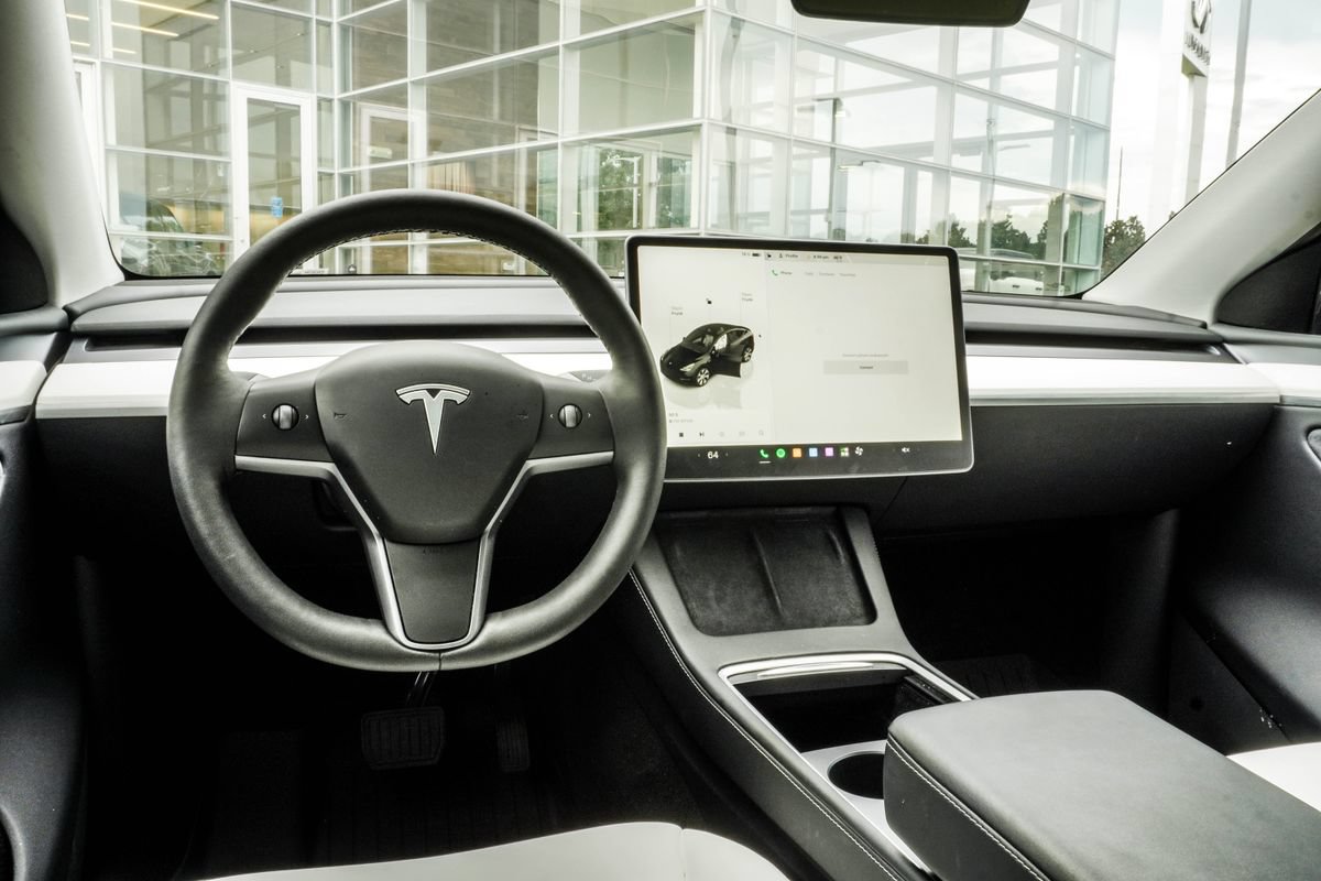 Used 2024 Tesla Model Y Long Range AWD/4WD image 19