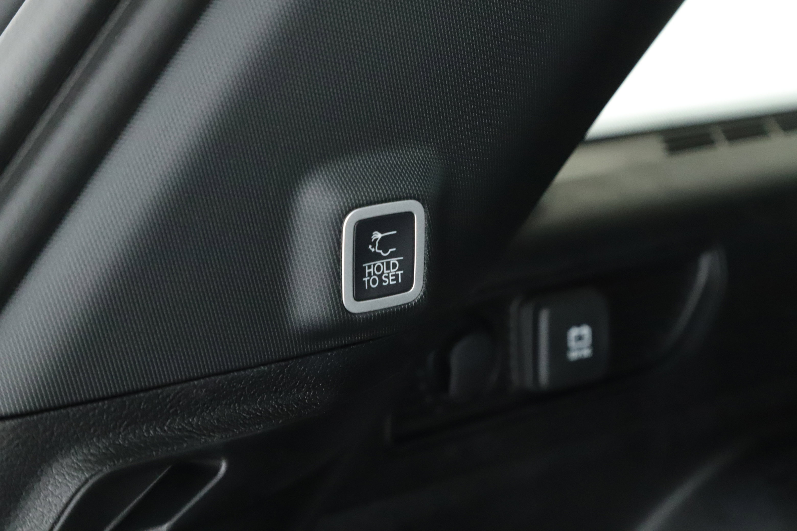 New 2025 Jeep Grand Cherokee Altitude image 19