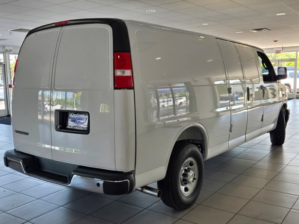 New 2026 Chevrolet Express 2500 Extended w/ Driver Convenience Package RWD image 8