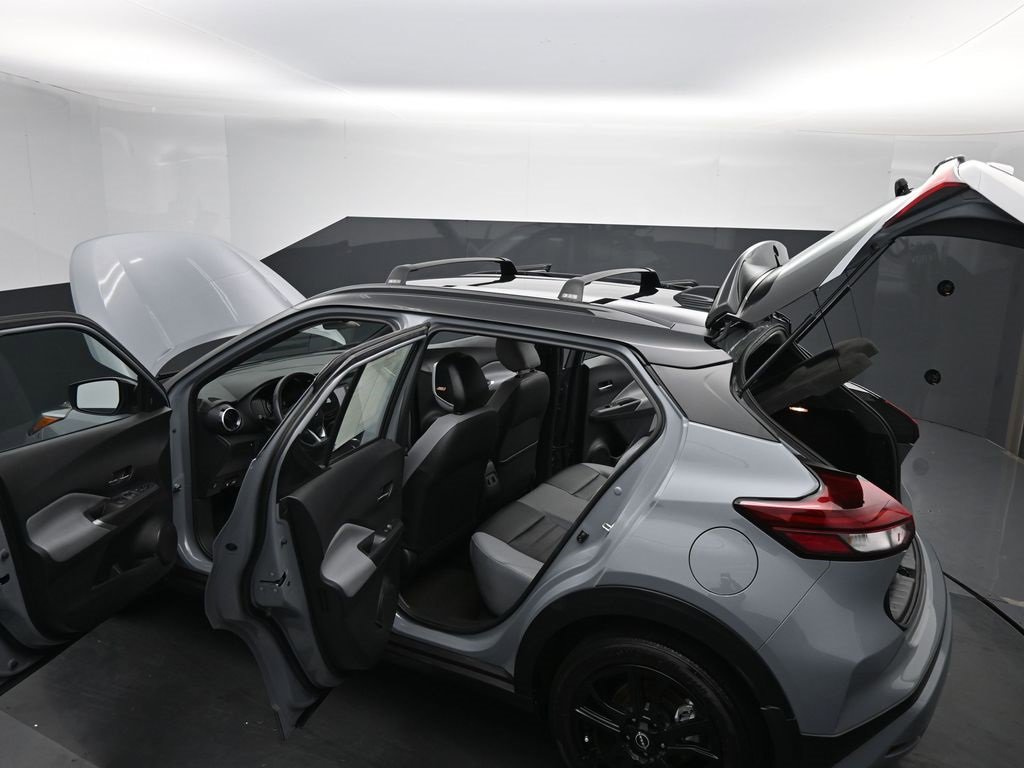 Used 2024 Nissan Kicks SR w/ SR Premium Package image 17