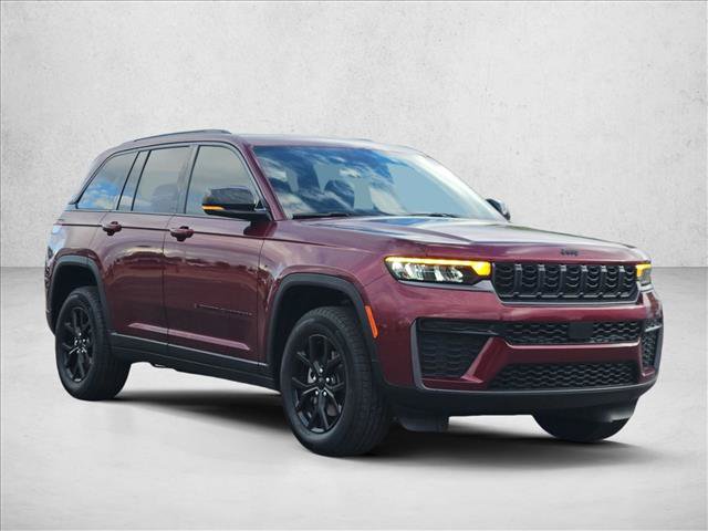 Used 2026 Jeep Grand Cherokee Altitude AWD/4WD image 3