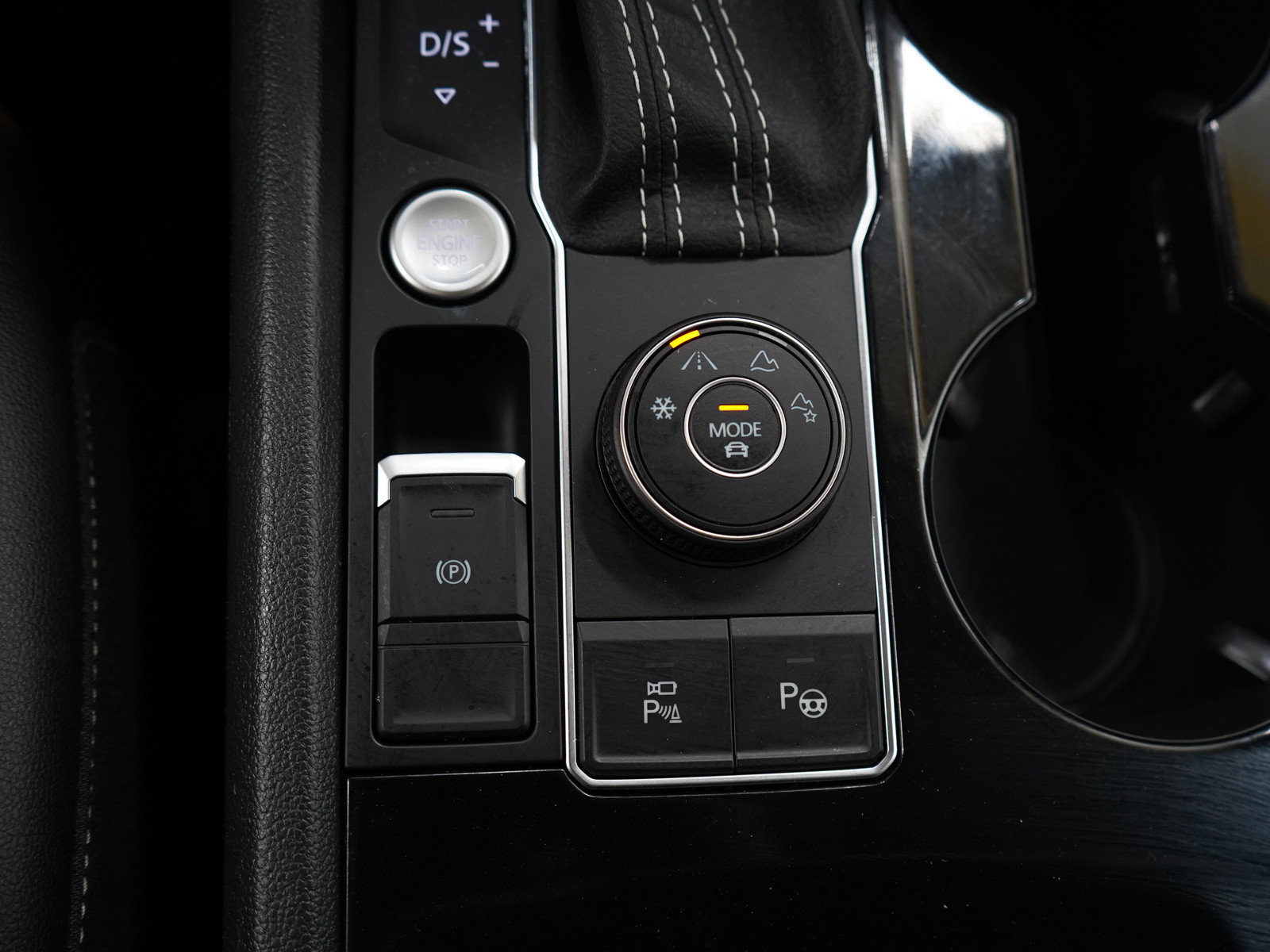Used 2022 Volkswagen Atlas SEL Premium AWD/4WD image 24