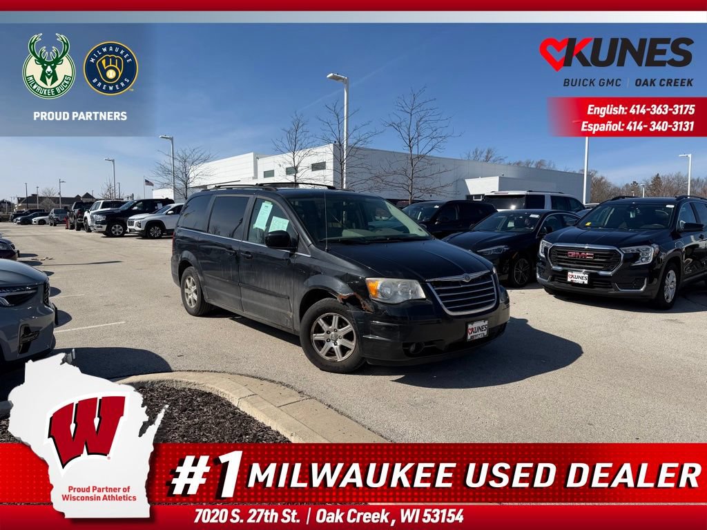 Used 2008 Chrysler Town & Country Touring FWD image 1