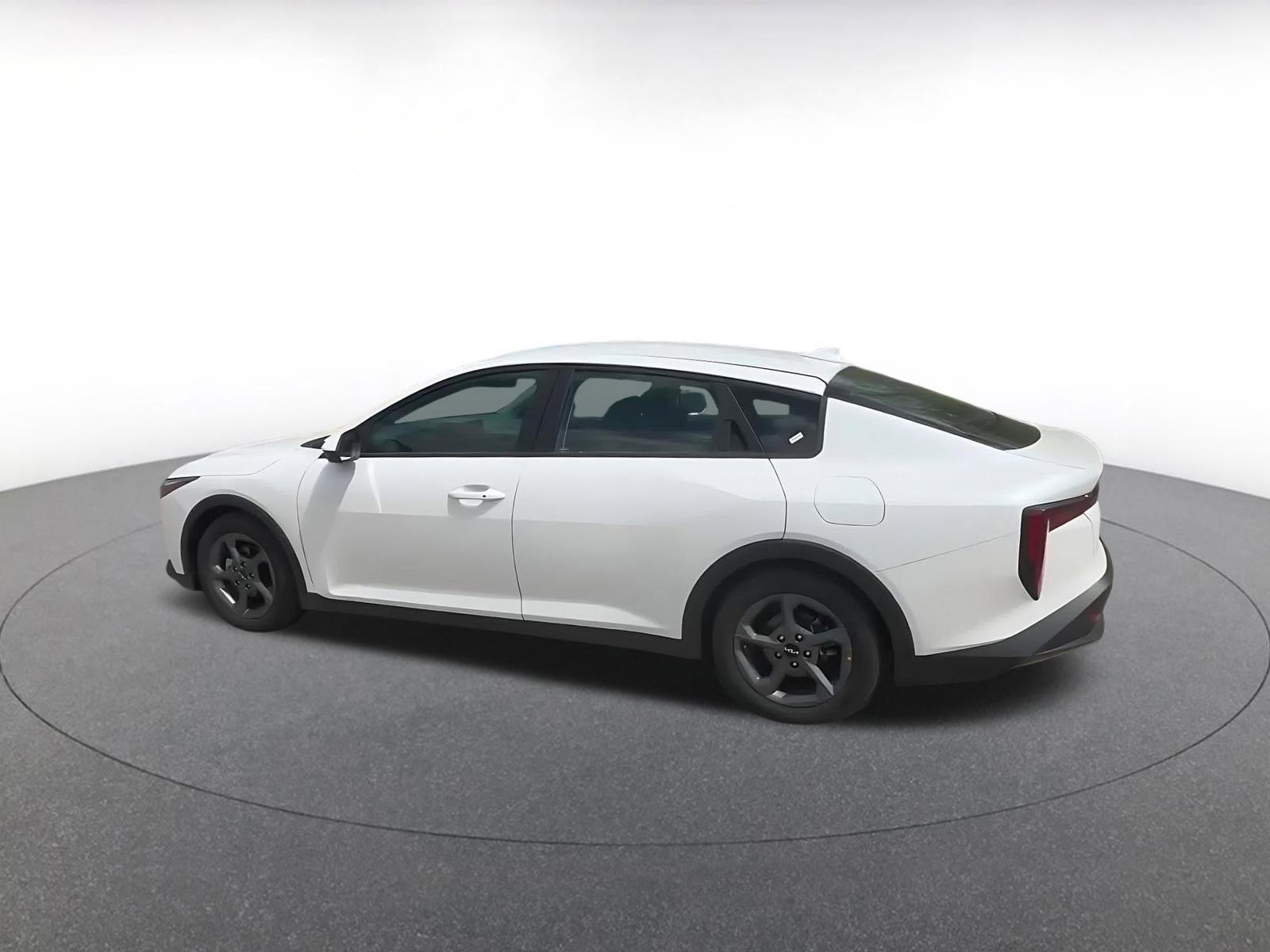 Used 2025 Kia K4 LXS image 10