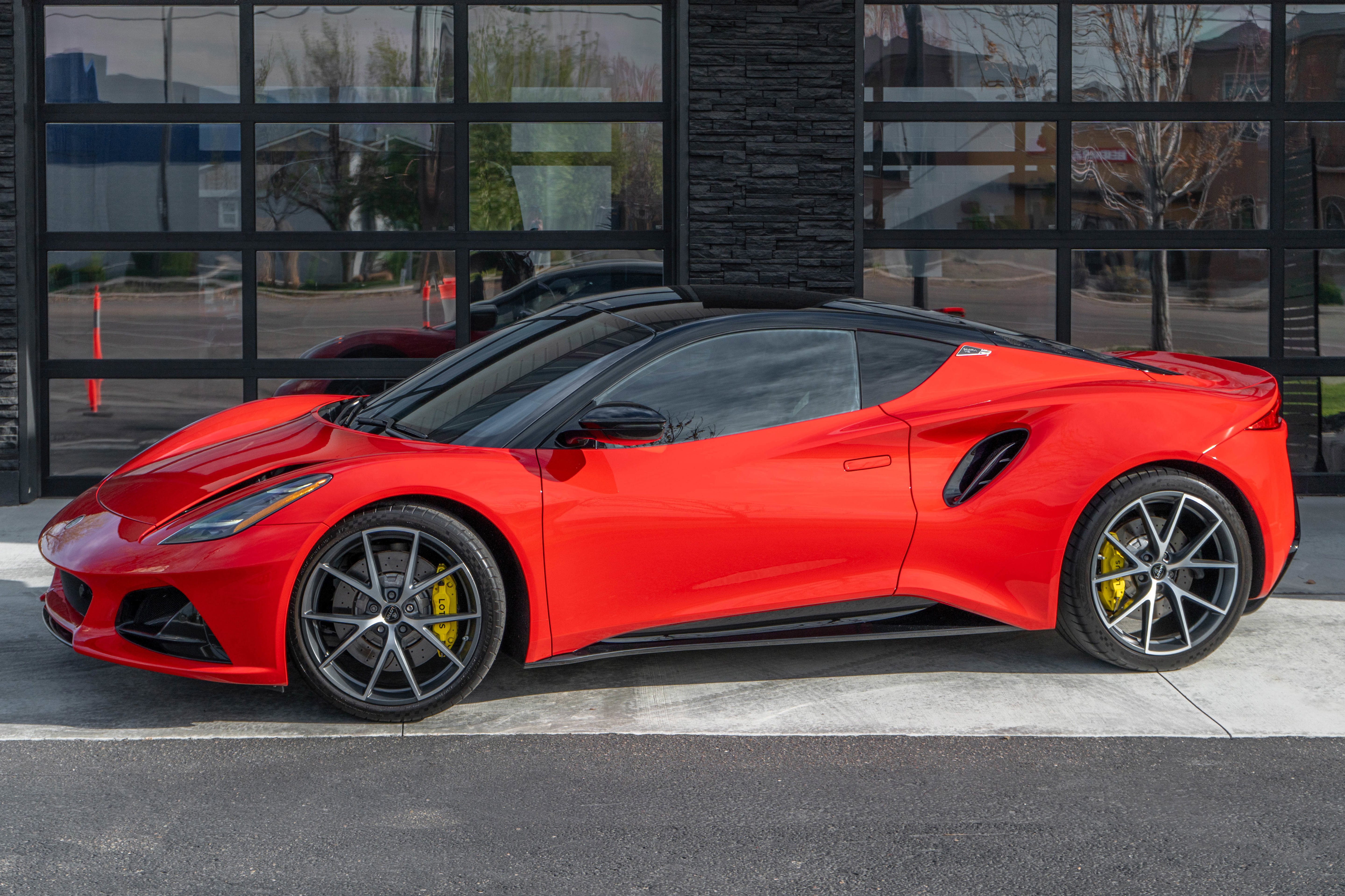 Used 2025 Lotus Emira image 2