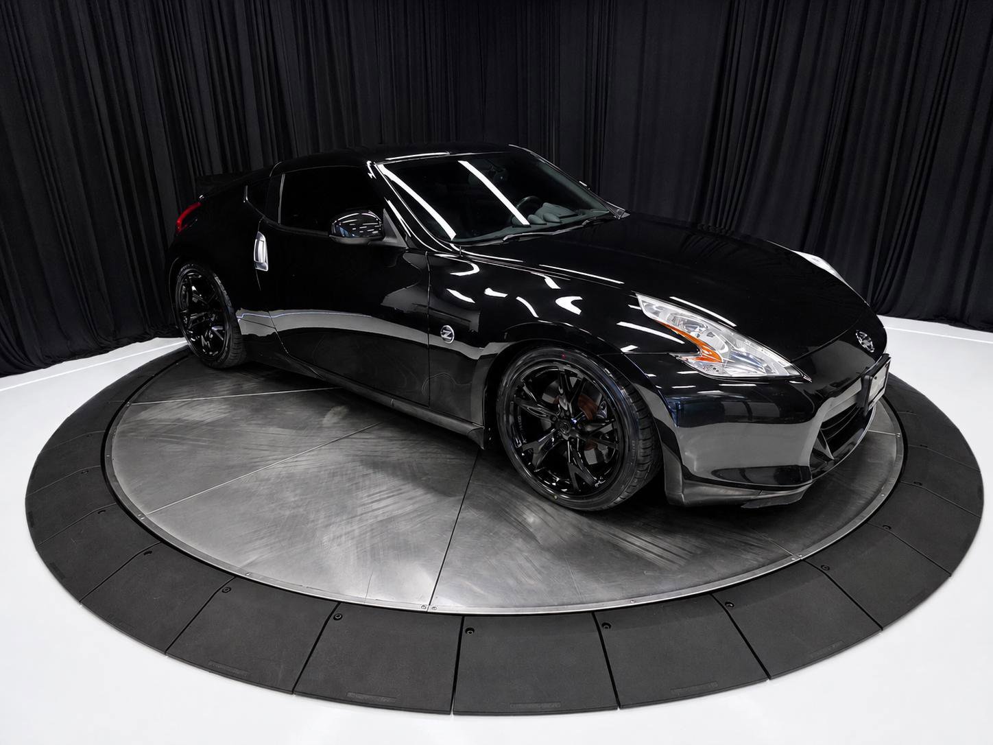 Used 2009 Nissan 370Z Touring w/ Sport Pkg RWD image 25