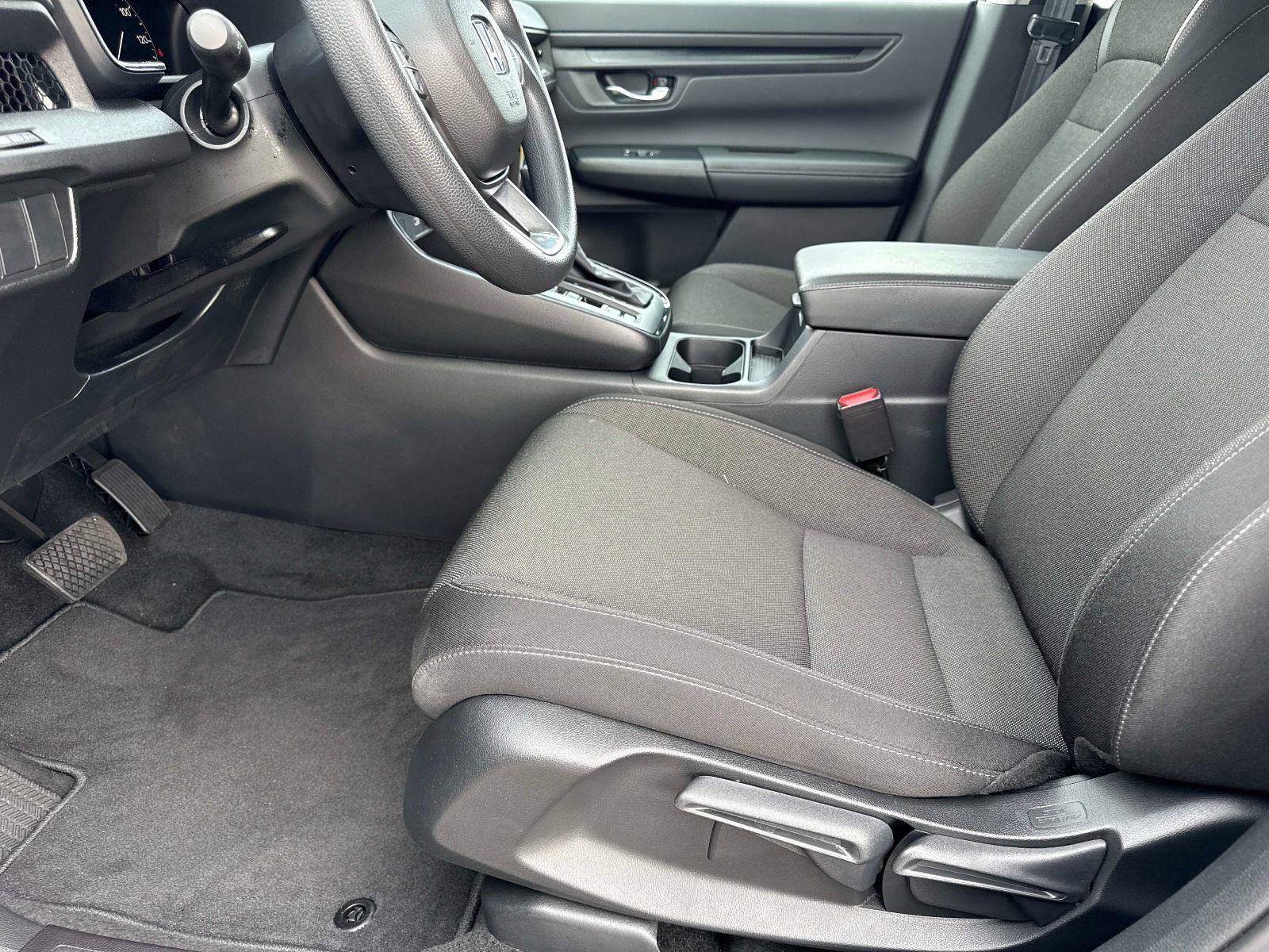 Used 2025 Honda CR-V LX image 17