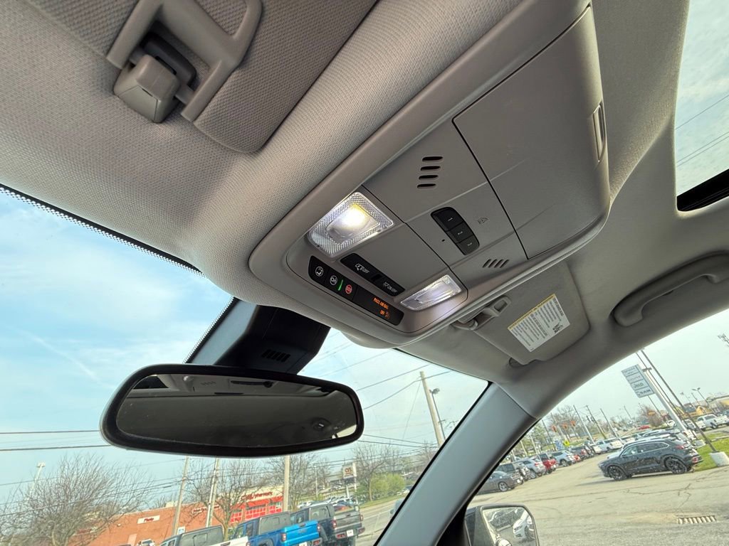 Used 2020 GMC Terrain SLT w/ Preferred Package image 22