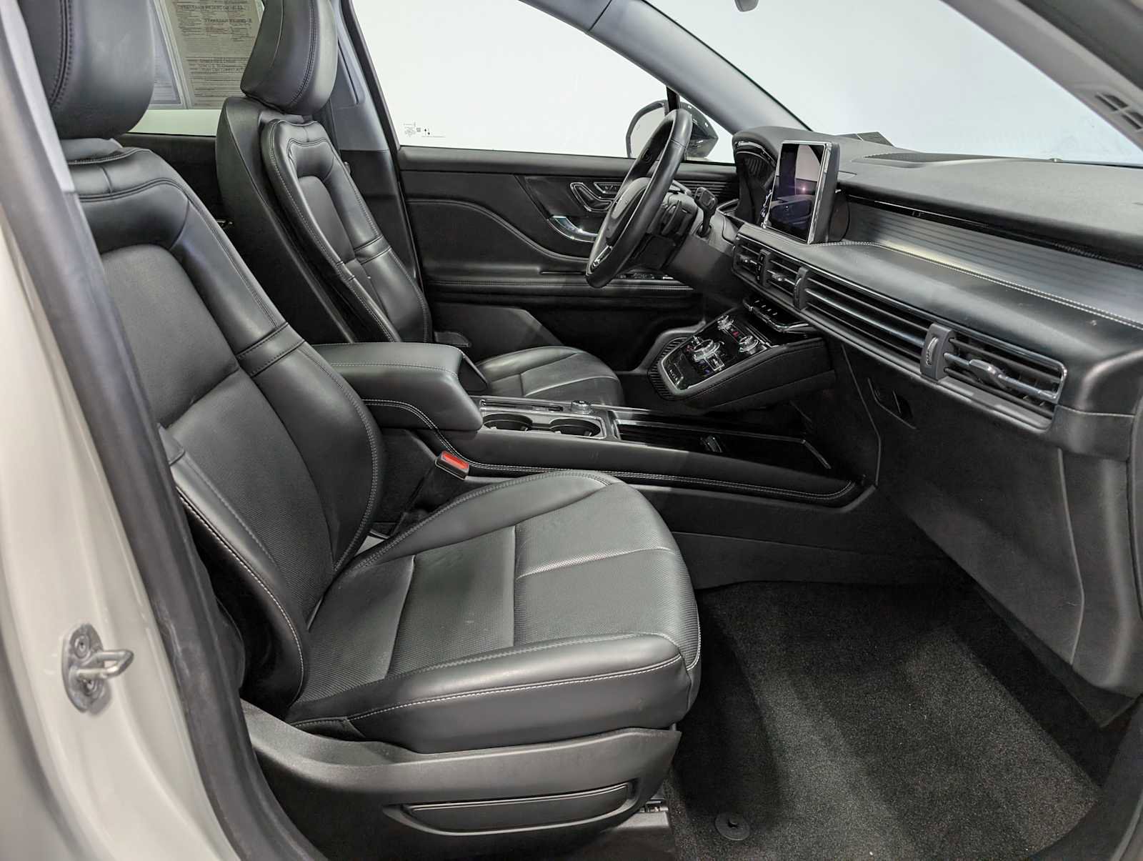 Used 2022 Lincoln Corsair AWD w/ Premium Package image 41