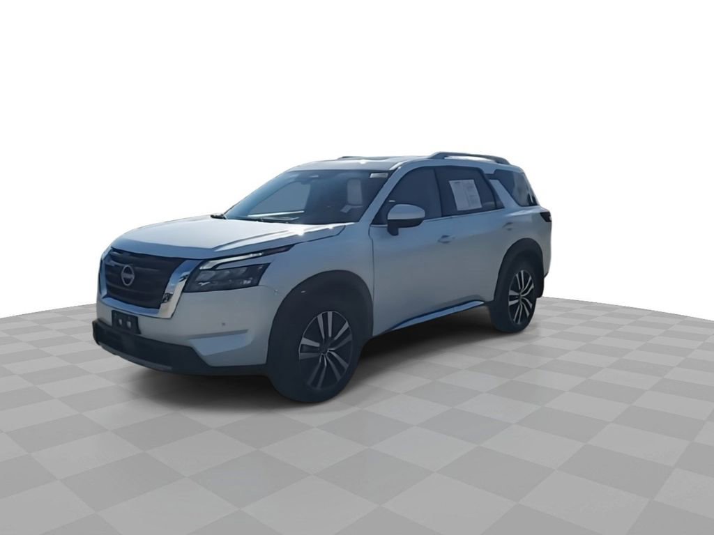 Used 2025 Nissan Pathfinder Platinum image 4