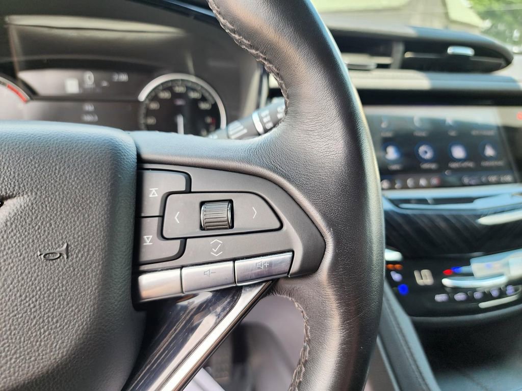 Used 2024 Cadillac XT6 Premium Luxury image 14
