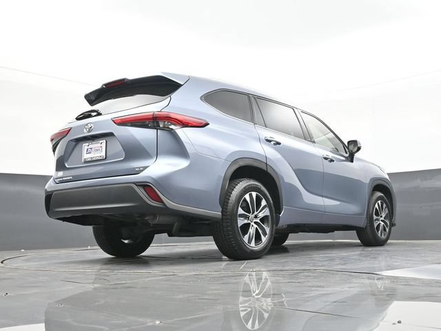 Used 2021 Toyota Highlander XLE FWD image 48