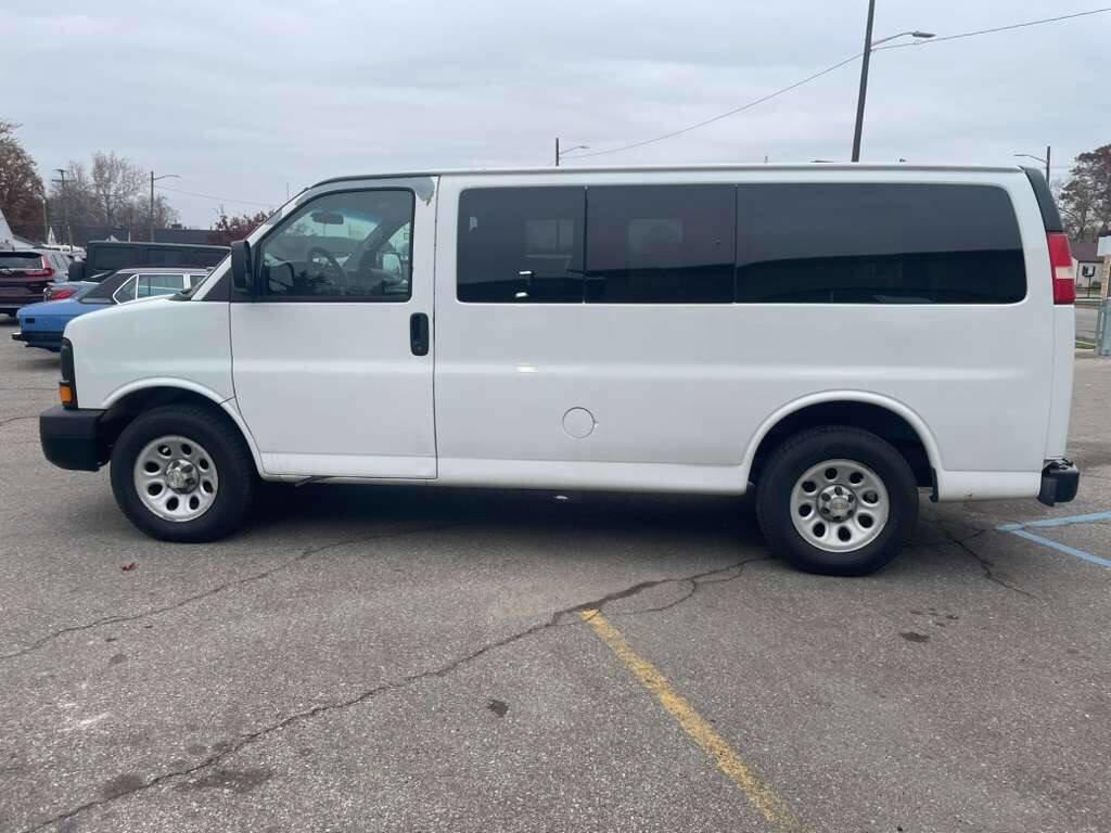 Used 2009 Chevrolet Express 1500 w/ Power Package image 5