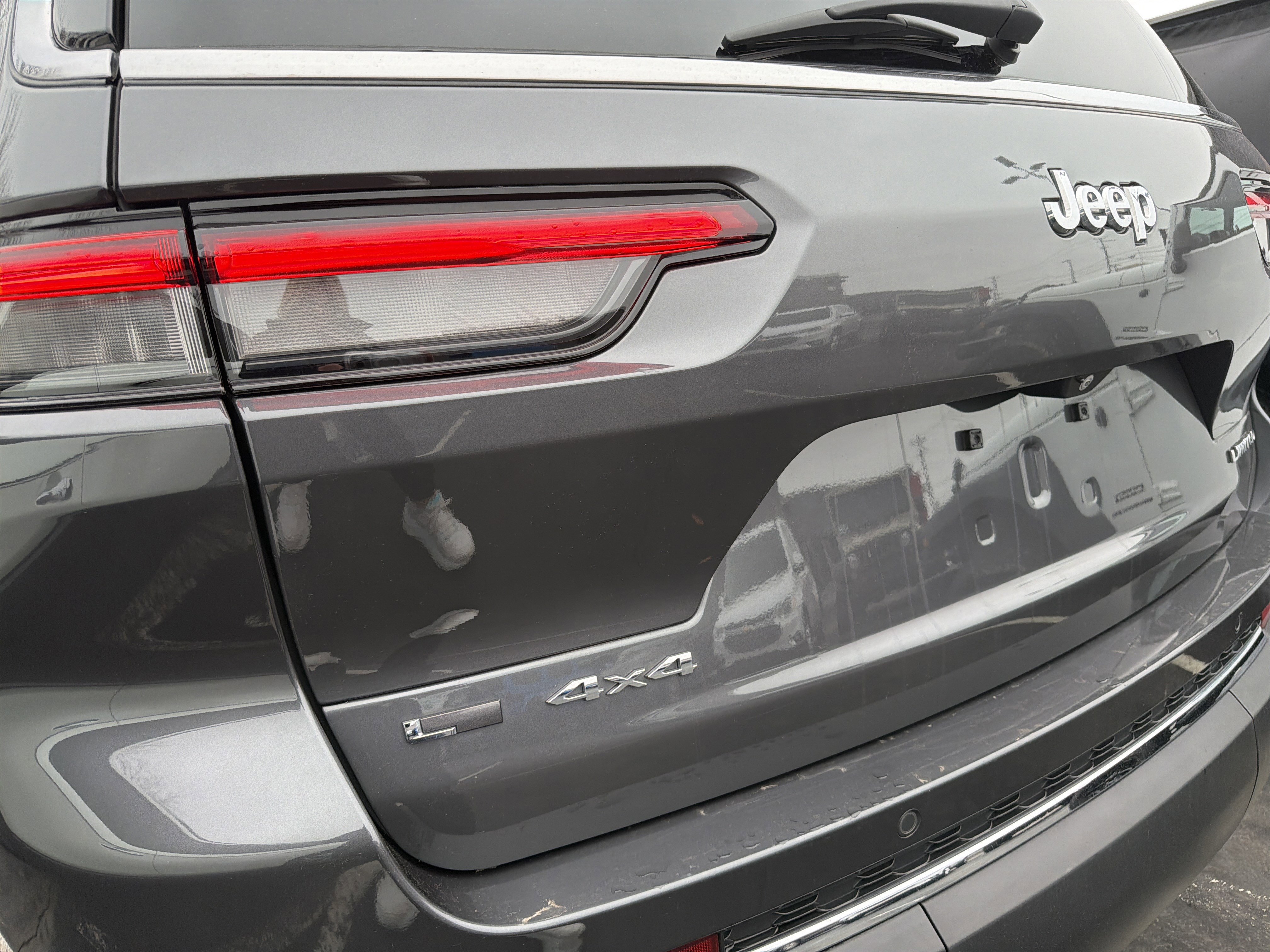 Used 2022 Jeep Grand Cherokee L Limited w/ Luxury Tech Group II AWD/4WD image 7