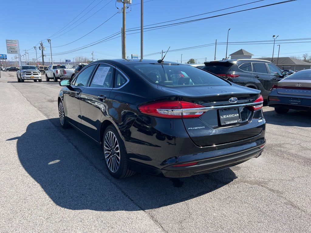 Used 2018 Ford Fusion SE w/ Fusion SE Technology Package image 3