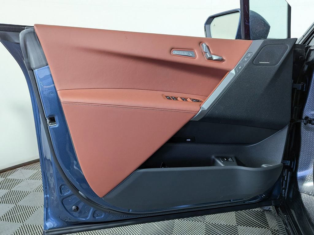 New 2026 BMW iX xDrive45 w/ M Sport Package image 8