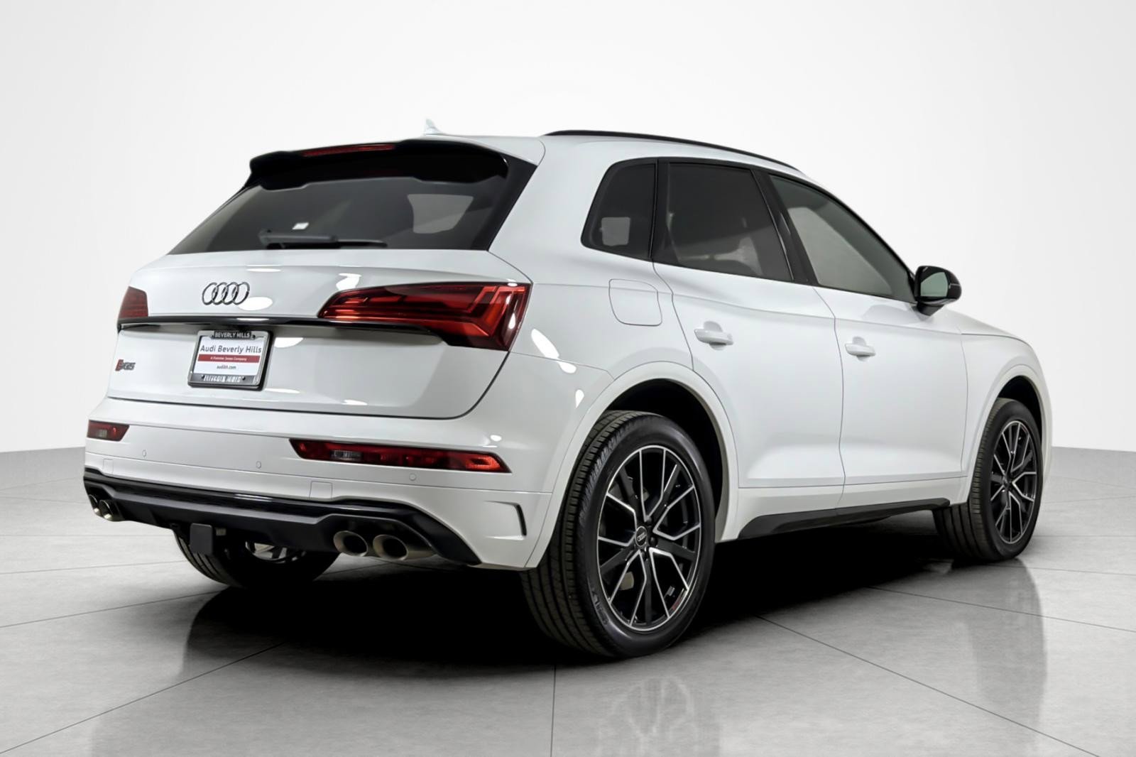 Used 2023 Audi SQ5 Premium Plus w/ Premium Plus Package image 5