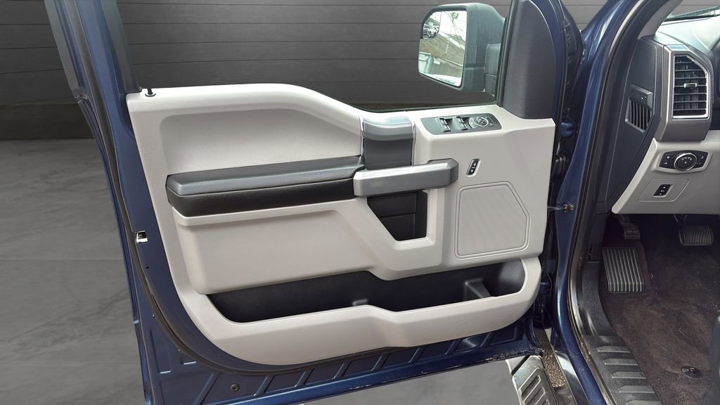 Used 2015 Ford F150 XLT w/ Equipment Group 302A Luxury AWD/4WD image 9