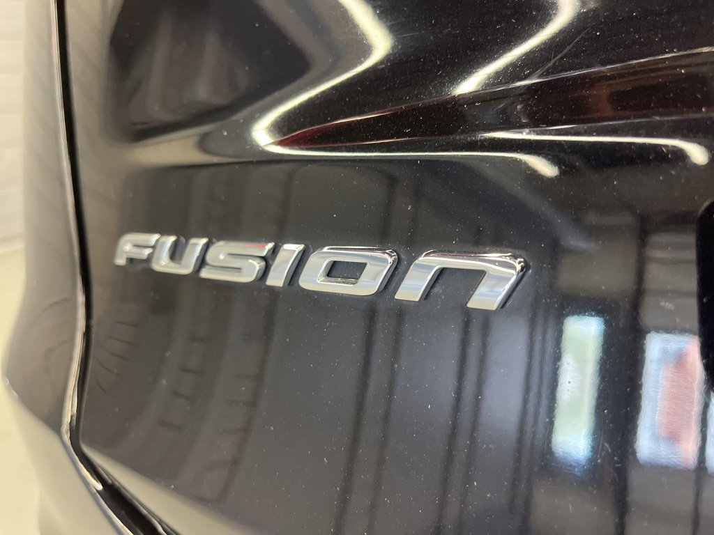 Used 2020 Ford Fusion SE image 35