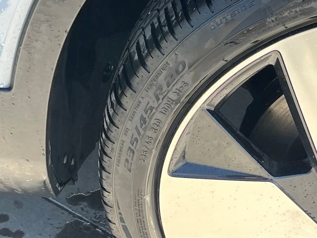 Used 2023 Volvo C40 P8 Recharge Ultimate w/ Protection Package Premier image 7