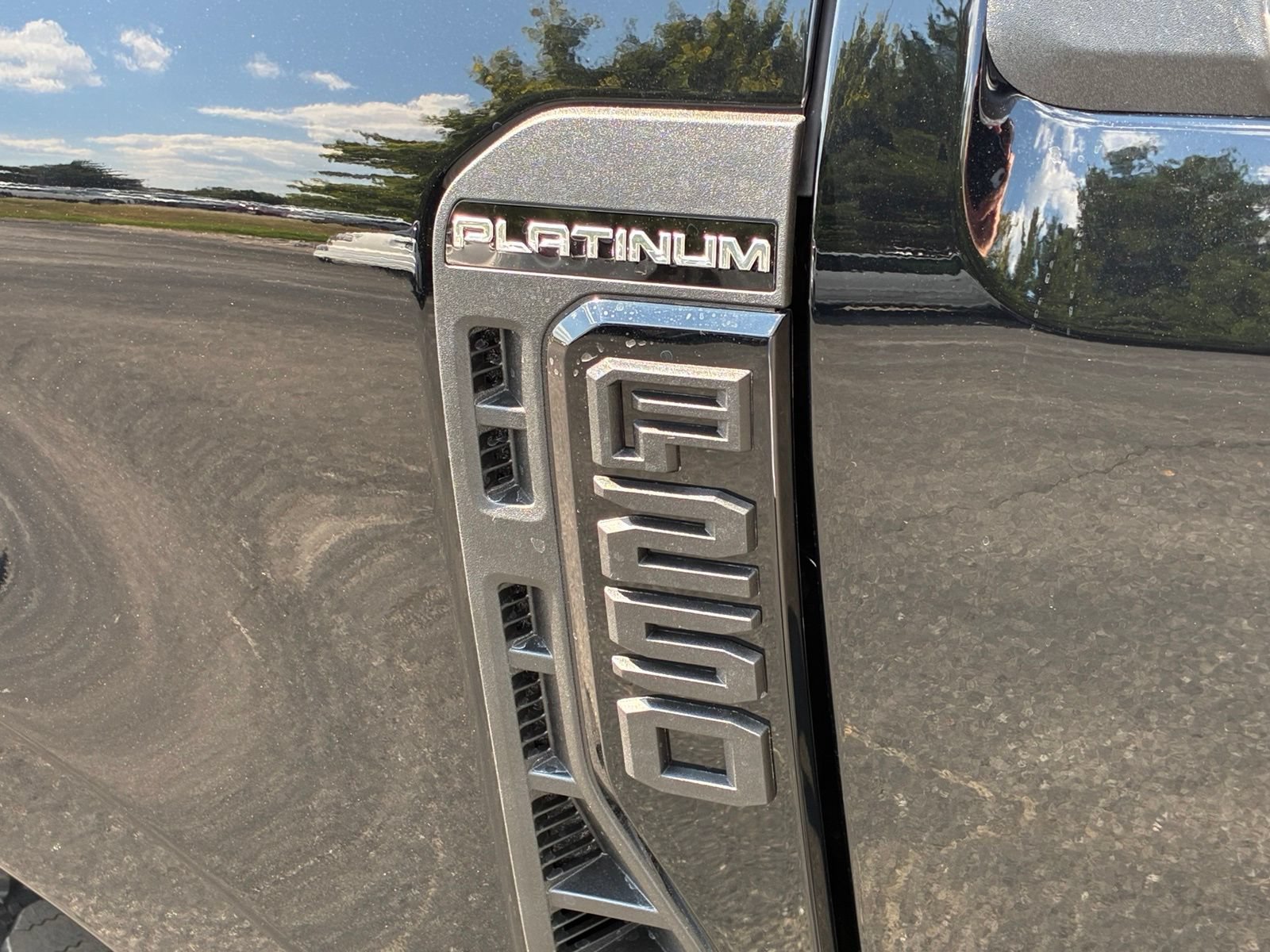 New 2027 Ford F250 Platinum w/ Tremor Off-Road Package AWD/4WD image 11