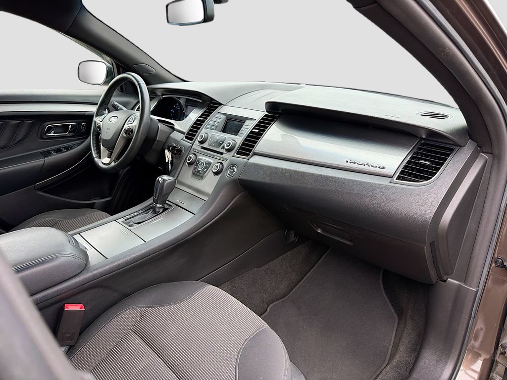 Used 2016 Ford Taurus SEL FWD image 30