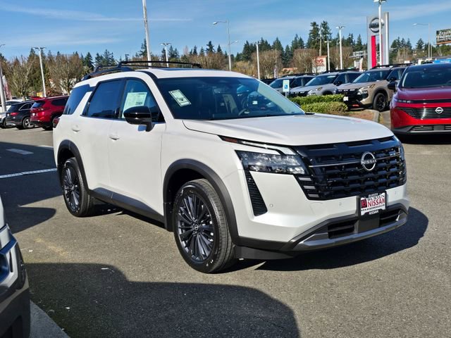 New 2026 Nissan Pathfinder SL image 3