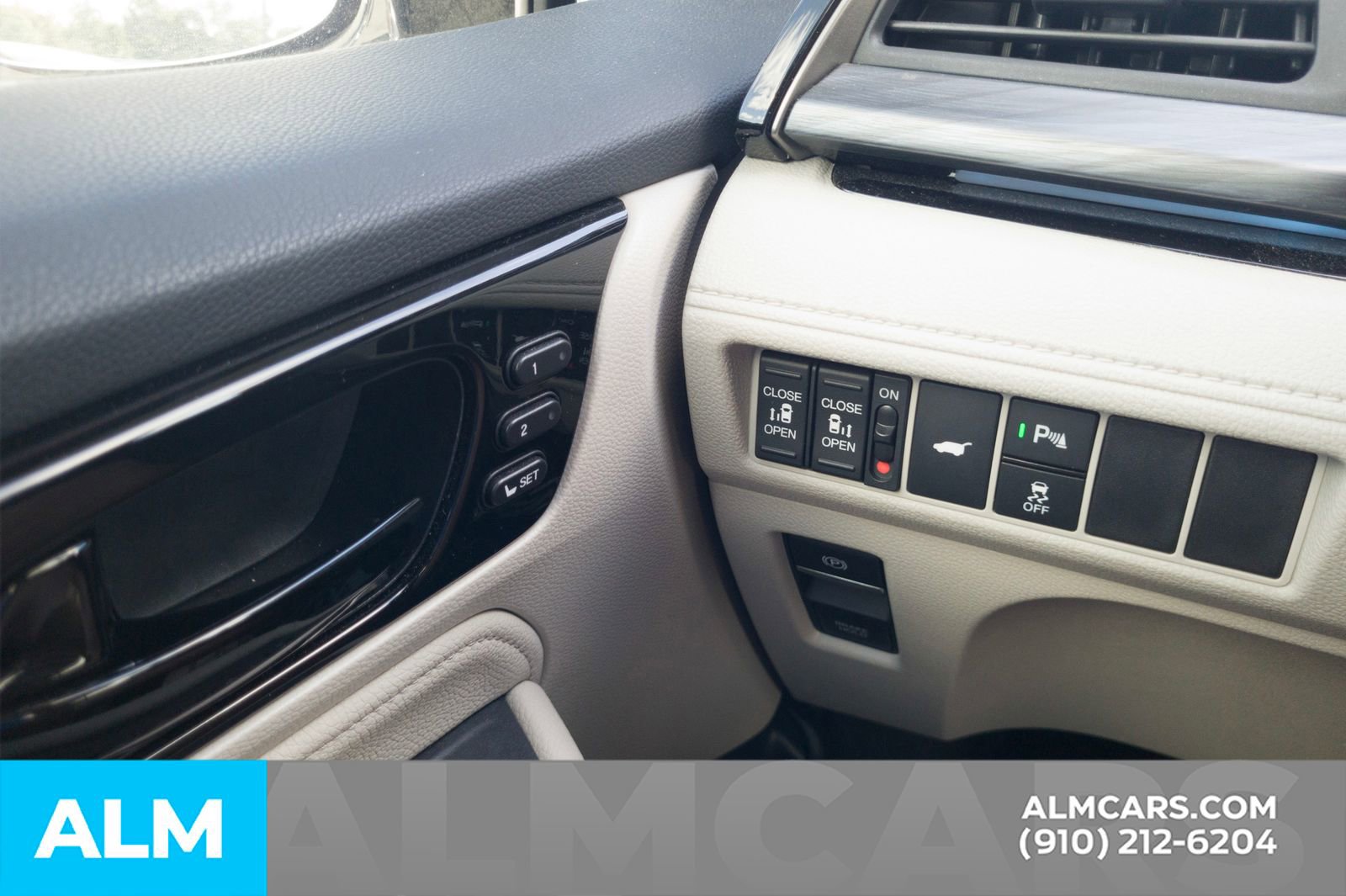 Used 2025 Honda Odyssey Elite image 36