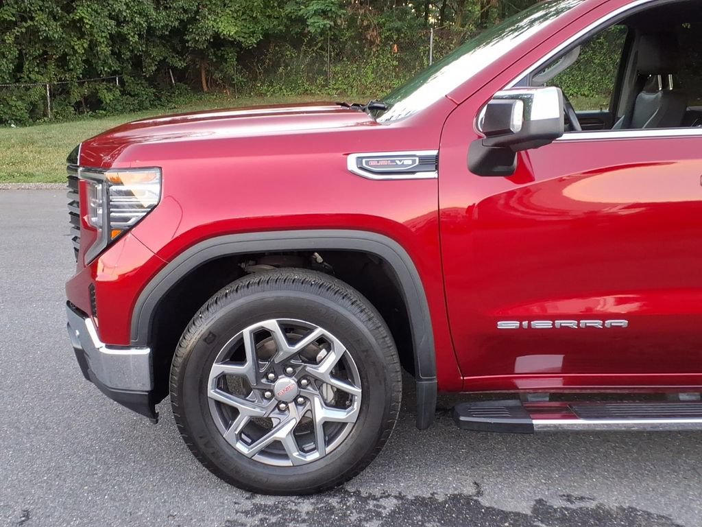 Used 2023 GMC Sierra 1500 SLT w/ SLT Premium Plus Package AWD/4WD image 7