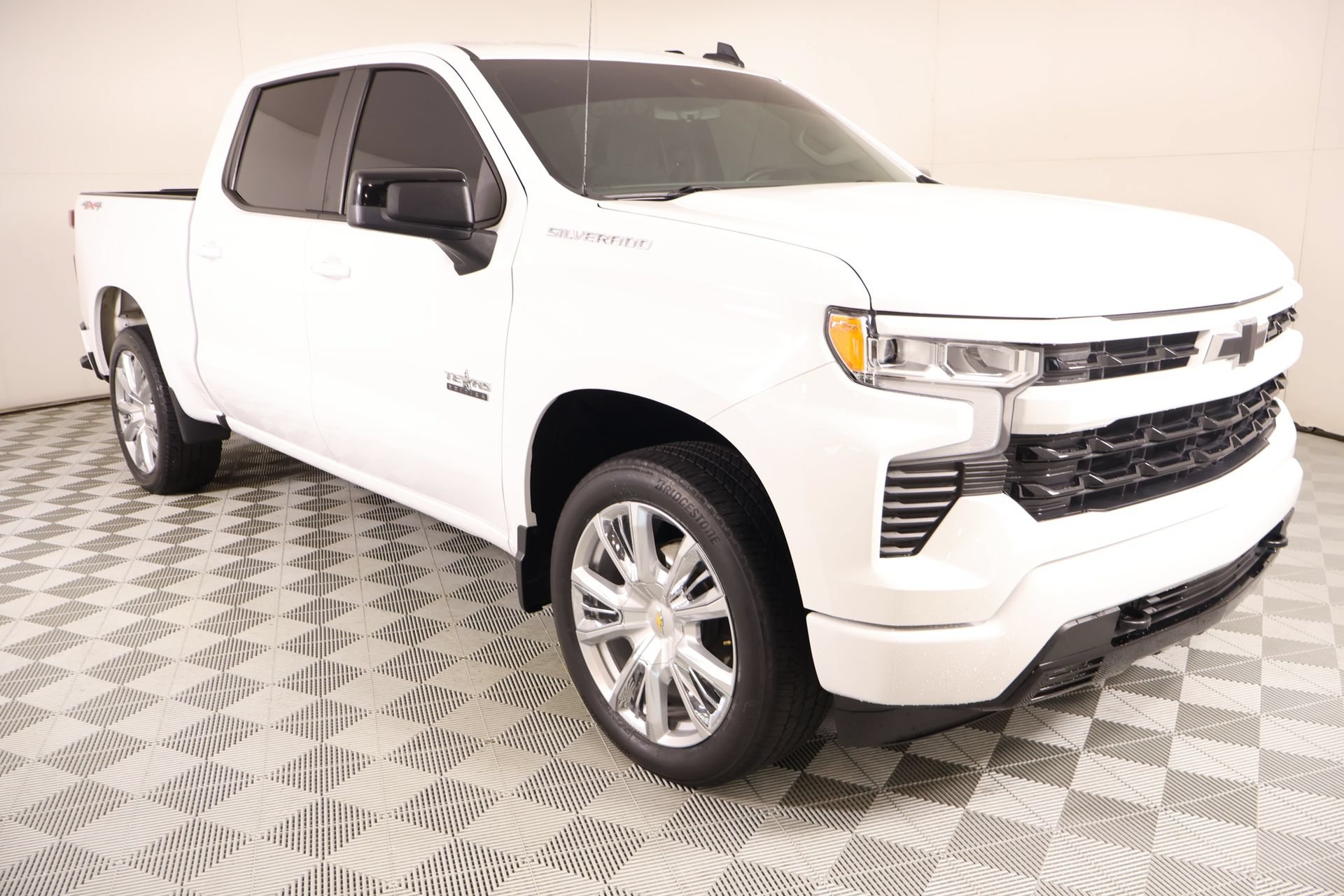 Used 2023 Chevrolet Silverado 1500 RST AWD/4WD image 1
