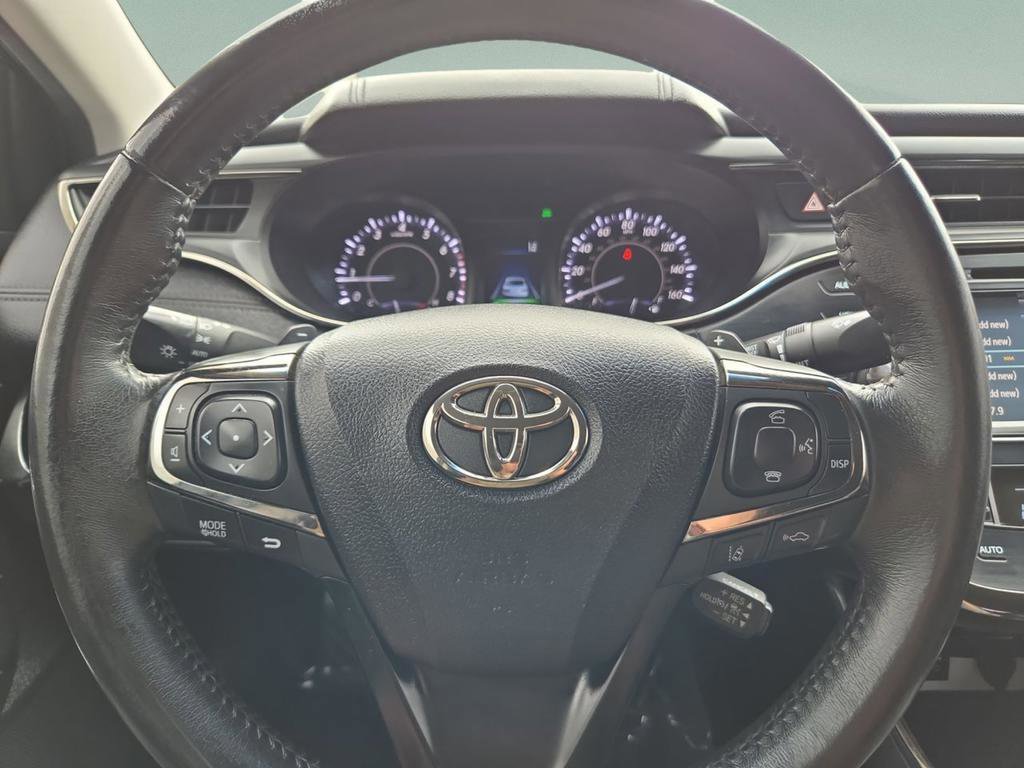 Used 2017 Toyota Avalon XLE image 33
