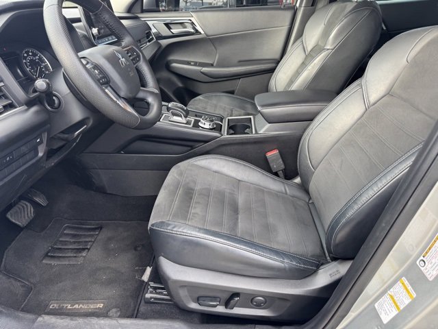 Used 2023 Mitsubishi Outlander SE image 19