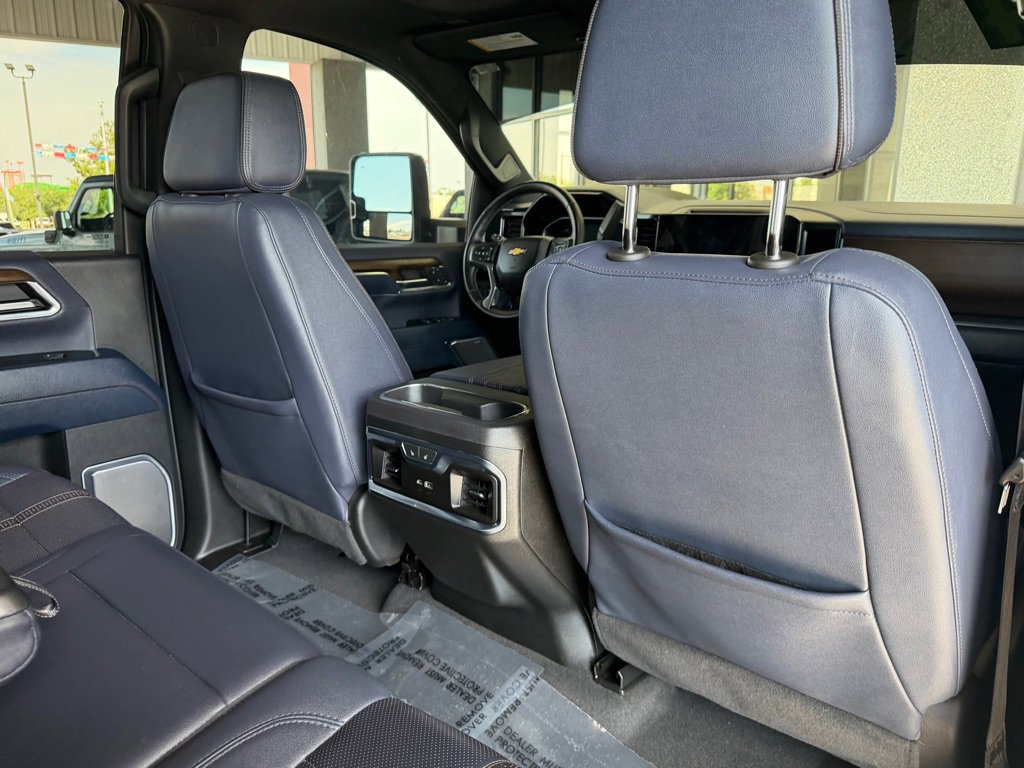 Used 2024 Chevrolet Silverado 3500 High Country w/ Technology Package AWD/4WD image 40