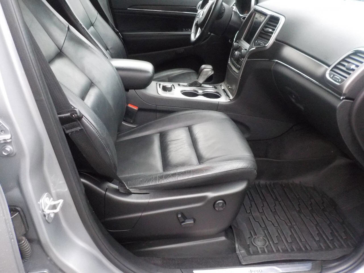 Used 2018 Jeep Grand Cherokee Limited image 13