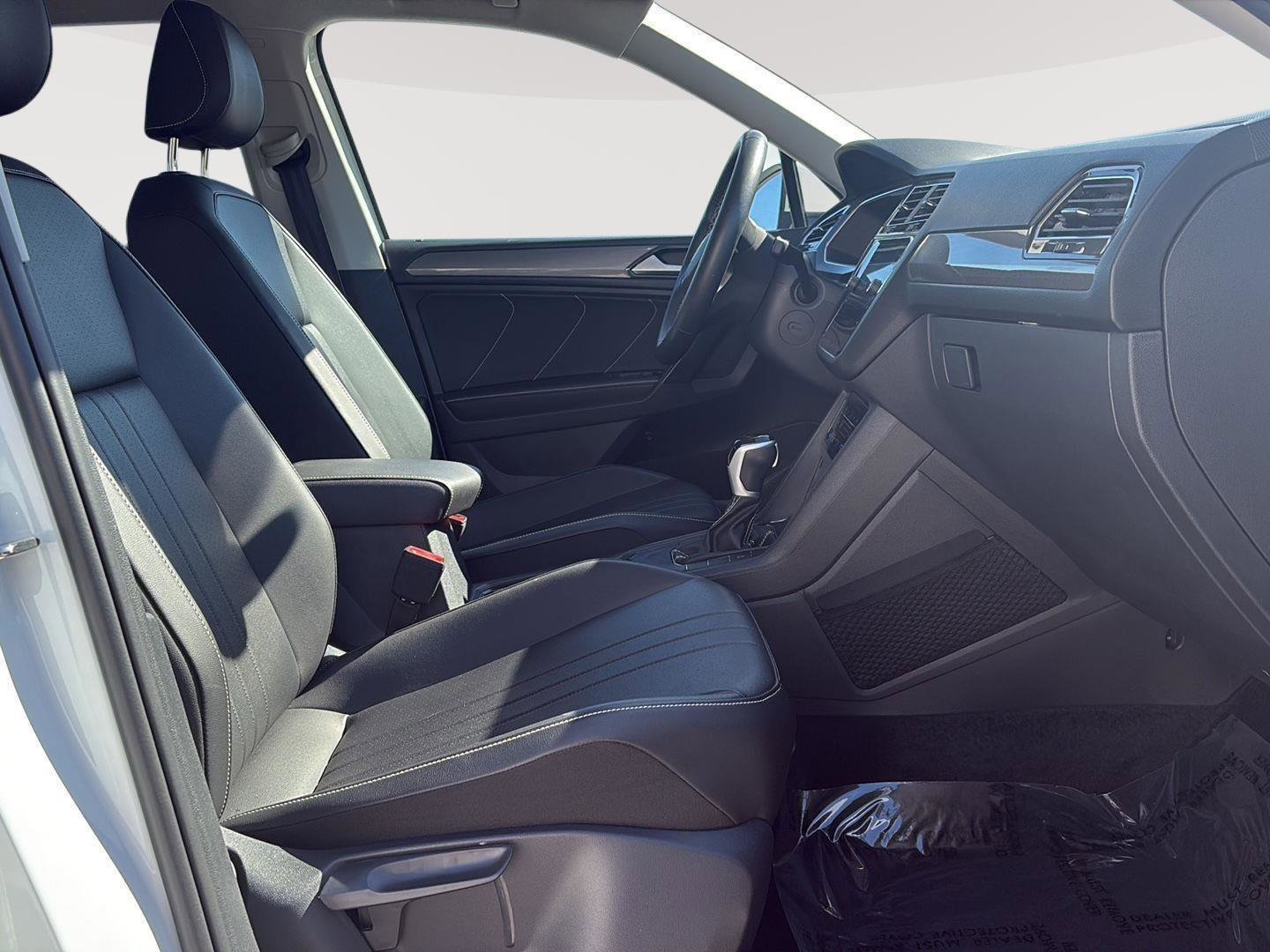 Used 2023 Volkswagen Tiguan SE image 14