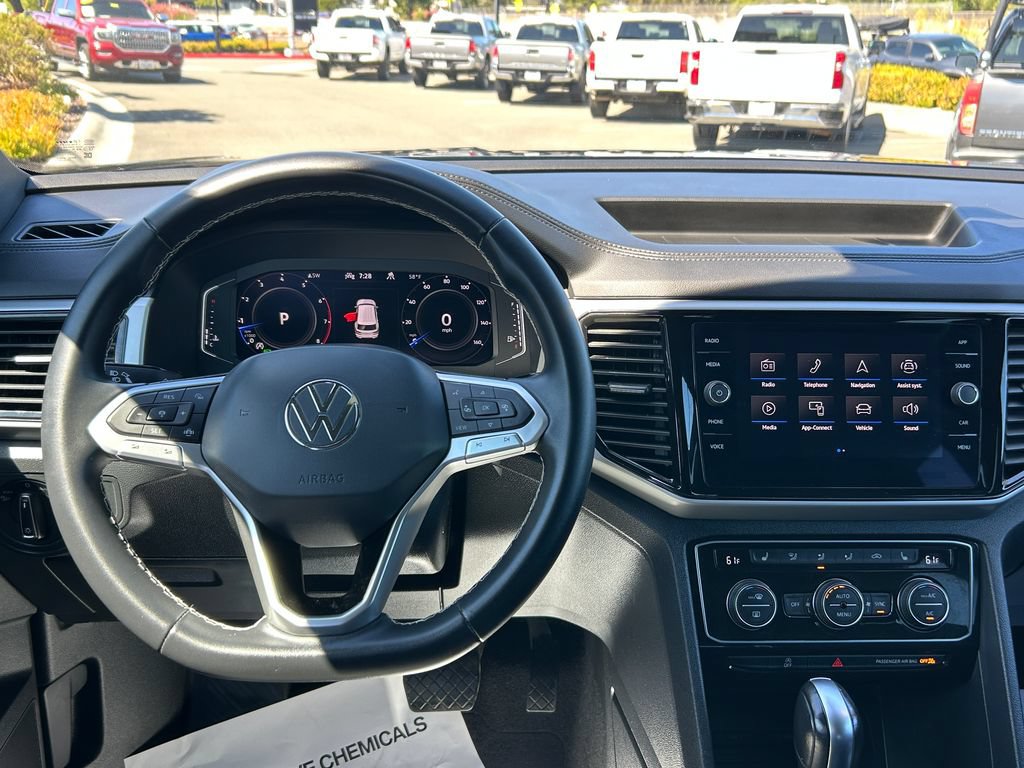Used 2023 Volkswagen Atlas Cross Sport SE w/ Black Wheel Package AWD/4WD image 16