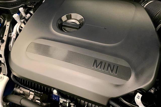 Certified 2025 MINI Cooper 2-Door Hardtop image 31