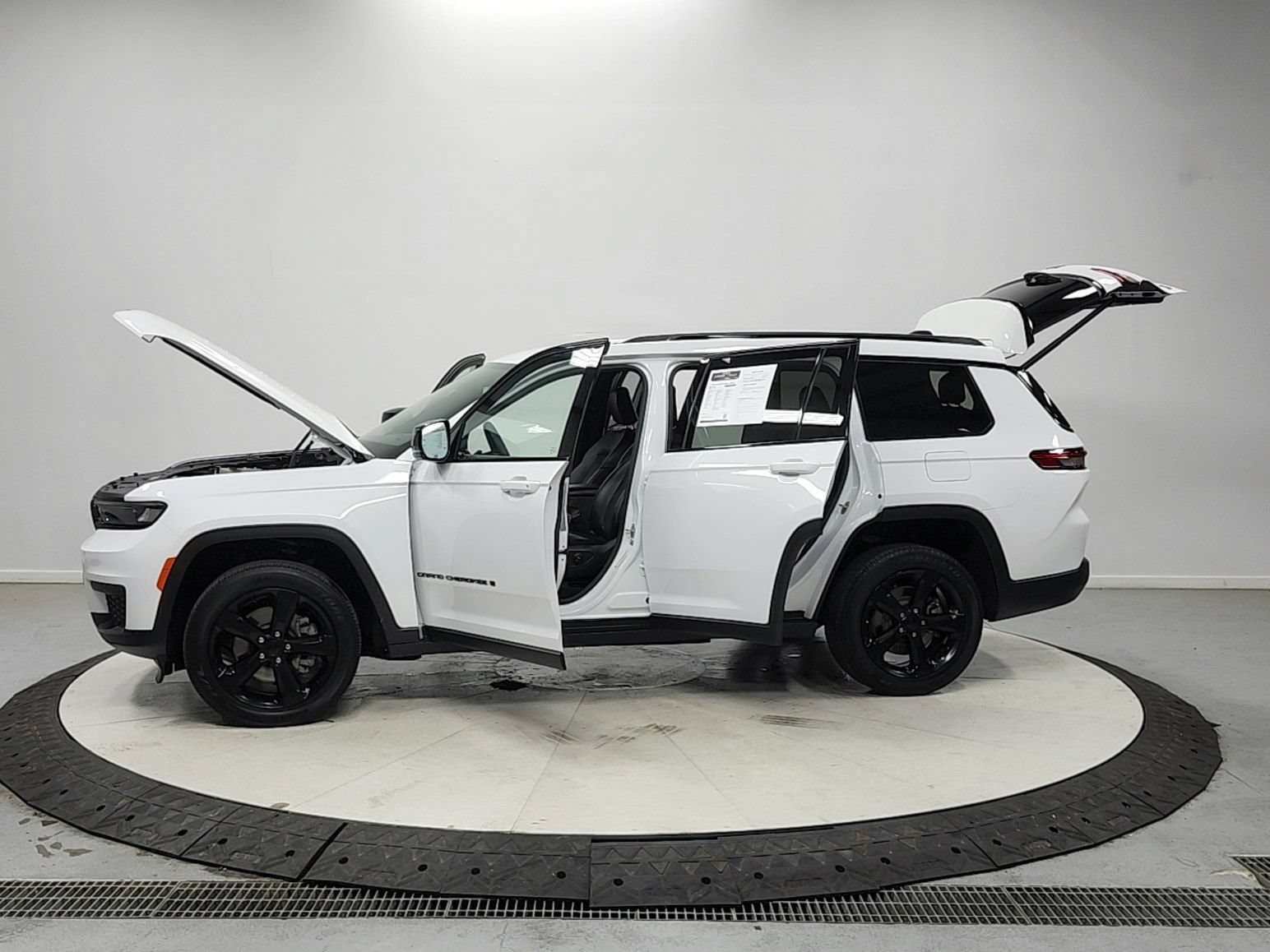 Used 2024 Jeep Grand Cherokee L Laredo AWD/4WD image 12