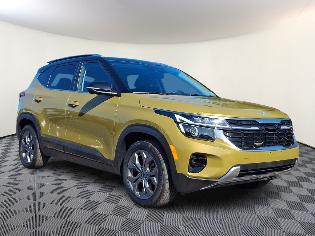 Used 2024 Kia Seltos S AWD/4WD image 1
