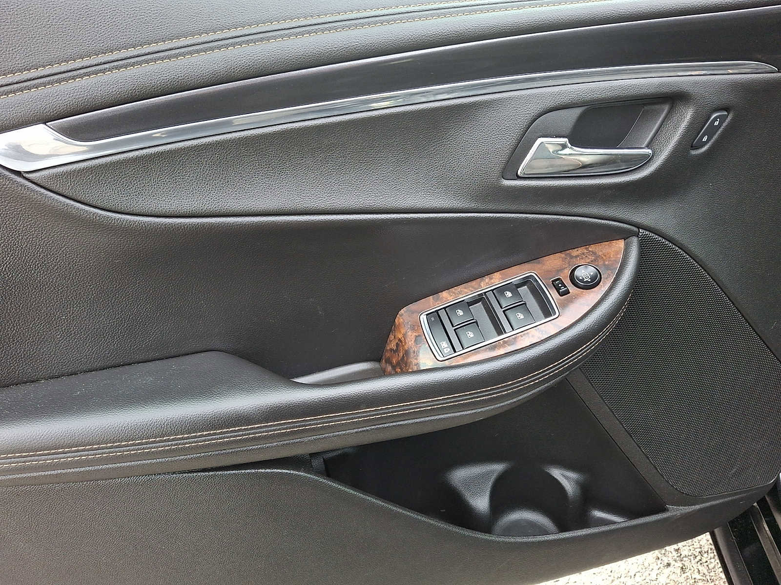 Used 2014 Chevrolet Impala LT w/ Premium Seating Package image 9