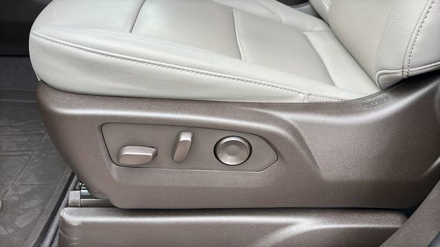 Used 2023 Chevrolet Tahoe LT w/ Luxury Package image 20