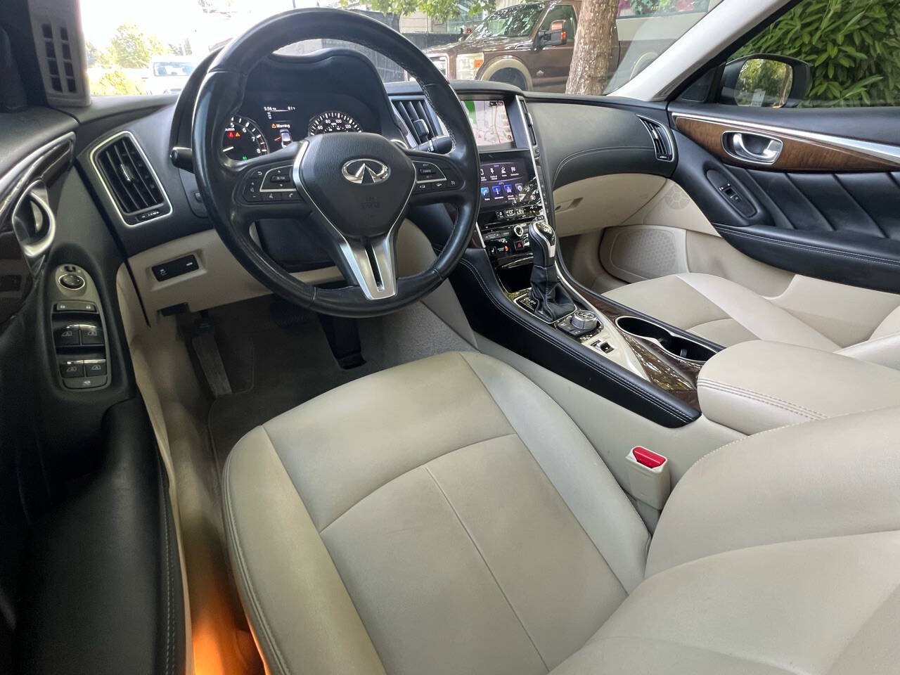 Used 2019 INFINITI Q50 Luxe w/ Essential Package (3.0T Luxe) AWD/4WD image 22