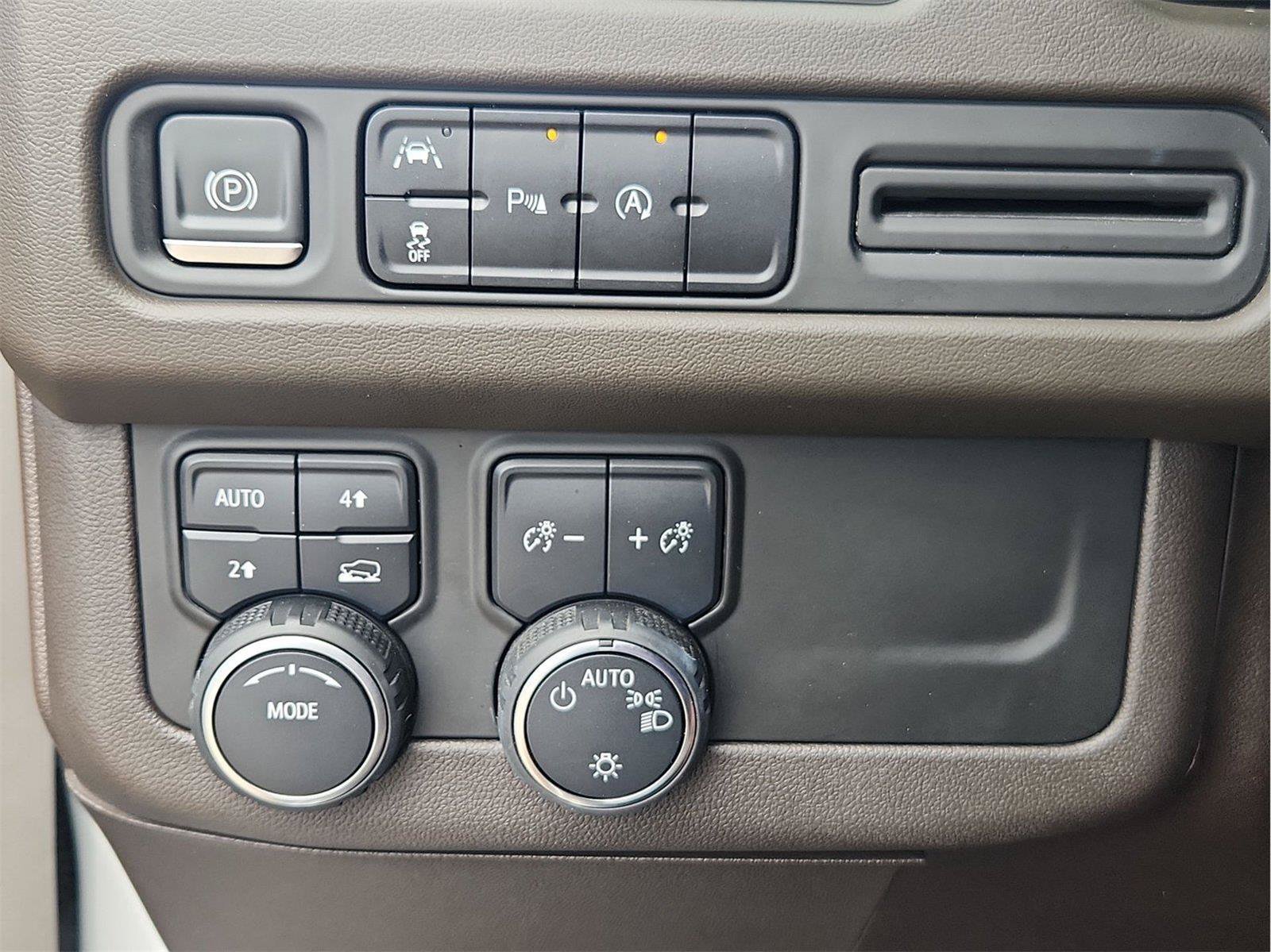 Certified 2023 Chevrolet Suburban LT AWD/4WD image 18