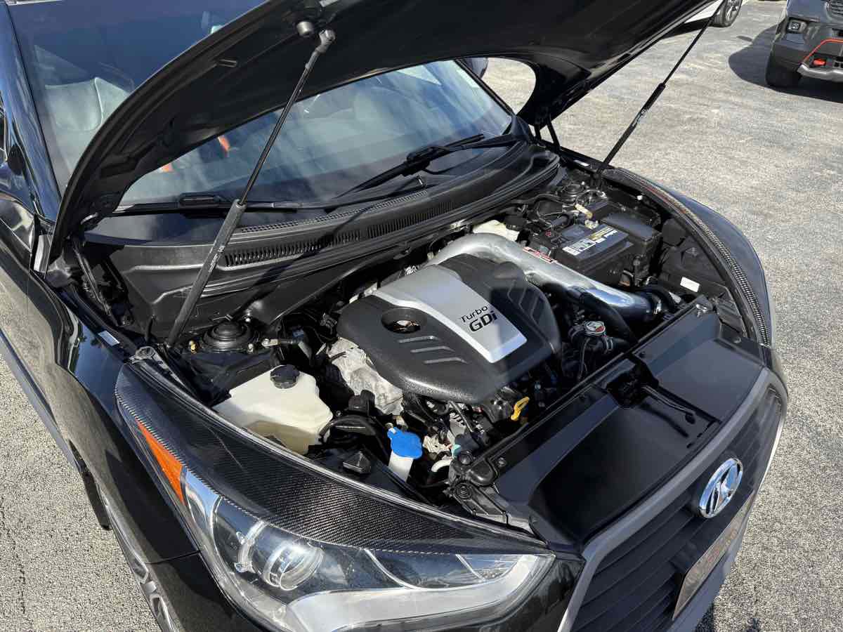 Used 2016 Hyundai Veloster Turbo w/ Option Group 04 FWD image 41
