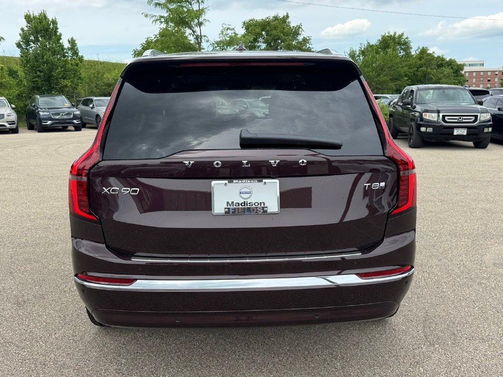 New 2026 Volvo XC90 T8 Ultra w/ Protection Package Premier AWD/4WD image 3